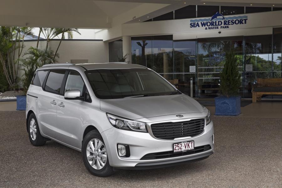 Kia Carnival 2015 года  (AU) (фото 10 из 15)